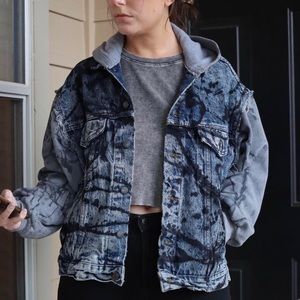 1980s Vintage Levi’s 70507-0520 blue tab trucker jacket